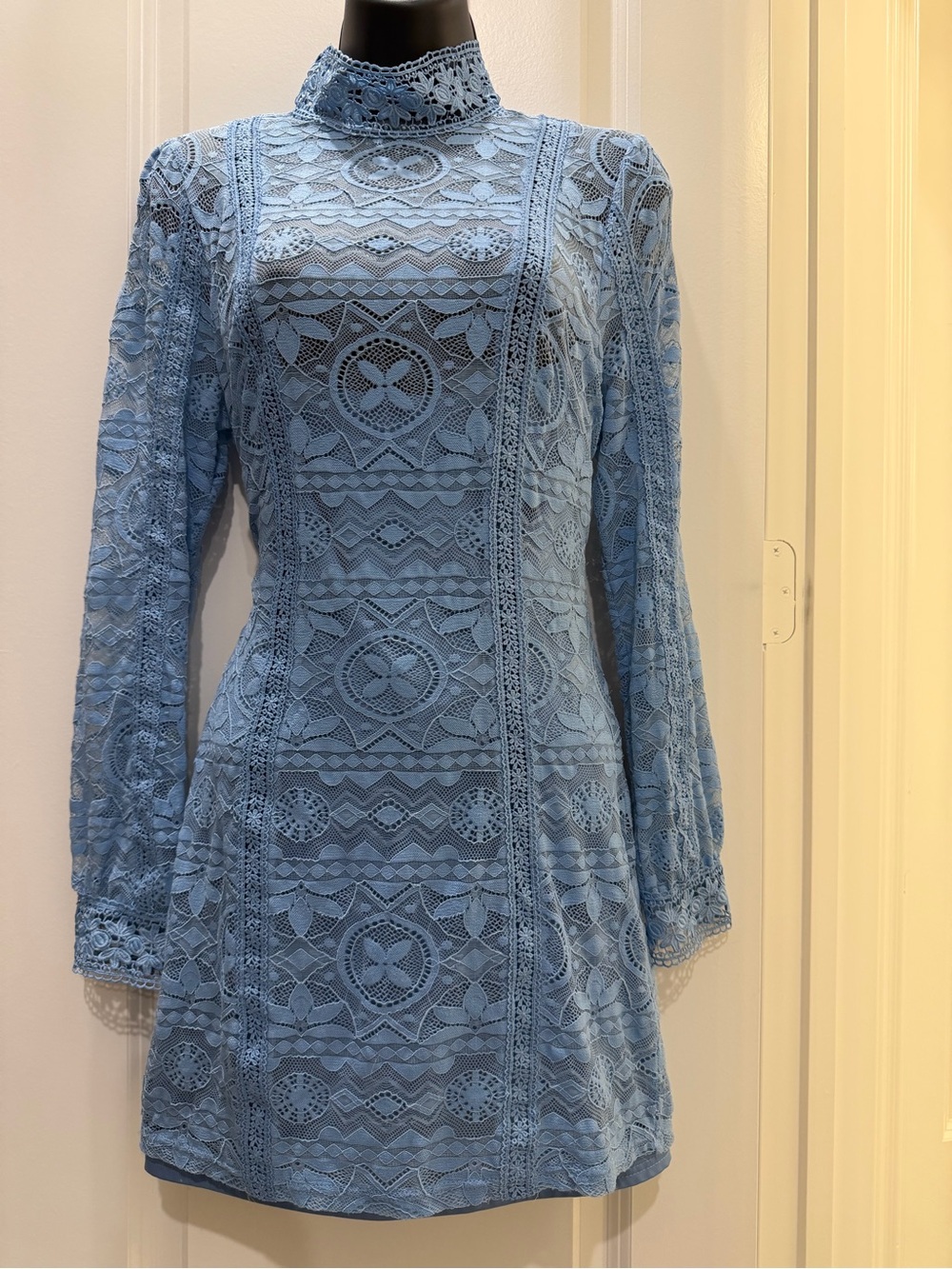 BEBE Blue Lace Mock Neck Long Sleeve Mini Dress Size 6